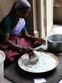 シャタドゥルタグルタはインド伝統の補湿クリーム