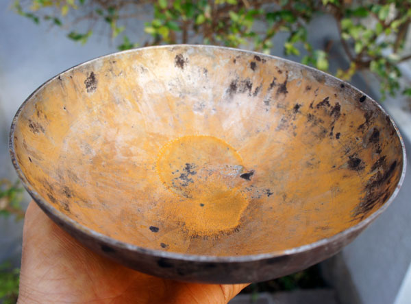 実験：ヘナは鉄鍋で溶かすと染まりがいいのか？